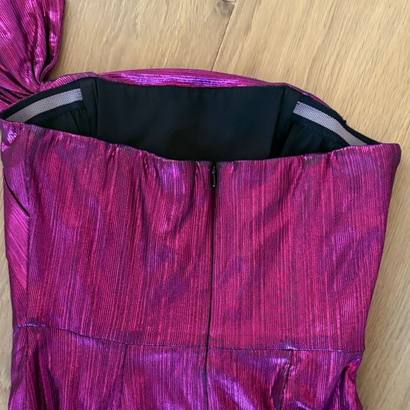 BLACK HALO DIVINA STRAPLESS GOWN—METALLIC PINK - Picture 5 of 5